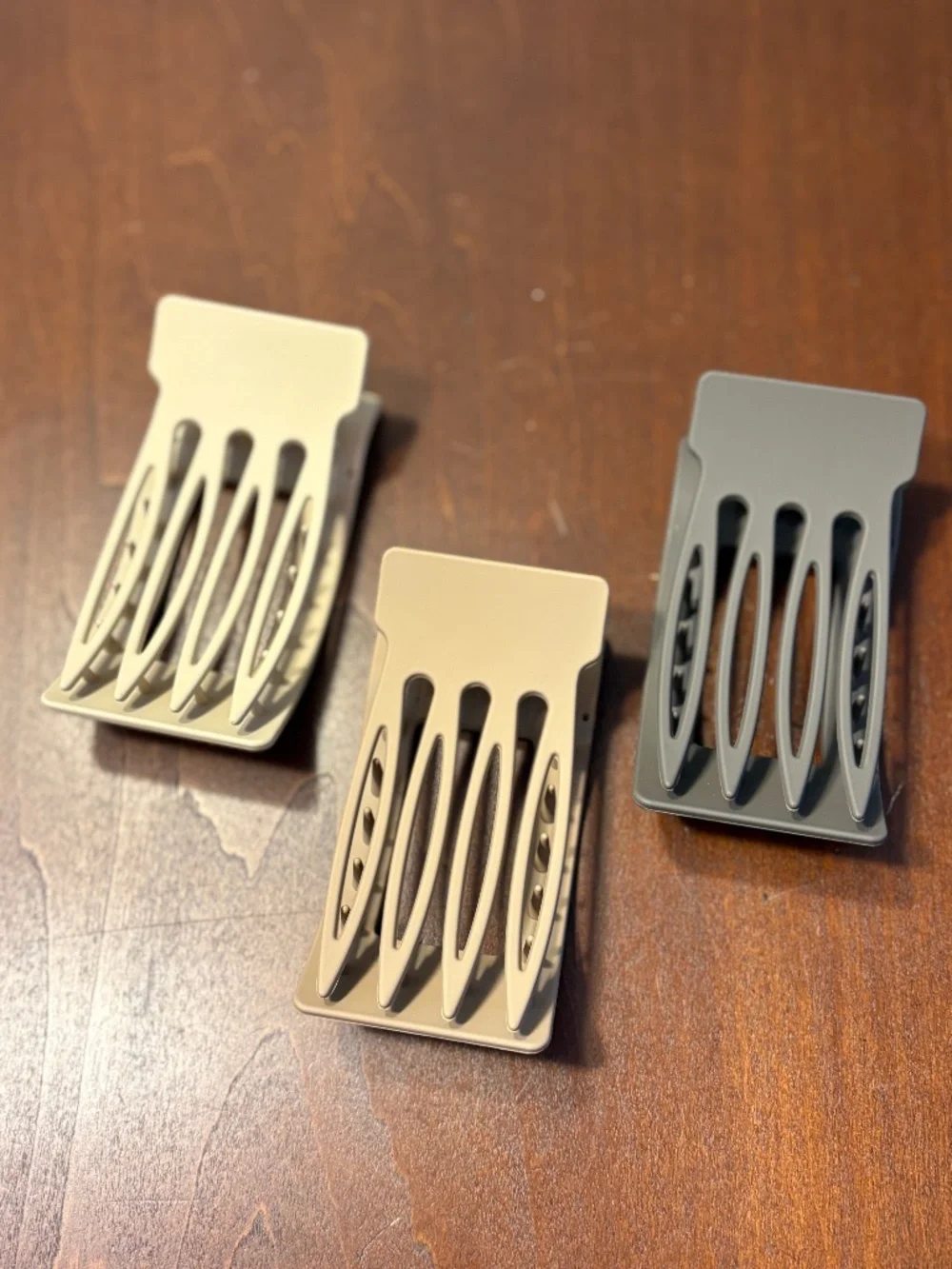 3 Neutral Color Flat Claw Hair Clips – NWOT